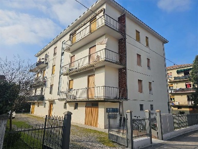 Foto Appartamento in Via Trieste 51, Fabbrico Centro di 91 m² con 4 locali