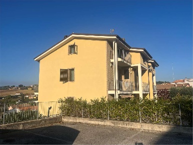 Foto Appartamento in via Mancinelli 10, Osimo di 163 m² con 8 locali