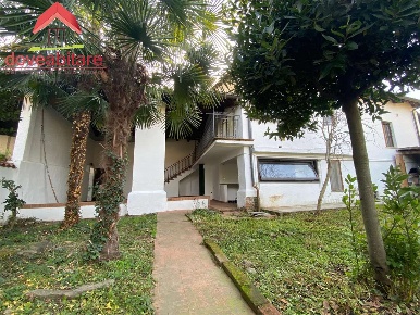 Foto Villa unifamiliare in VIA AURORA 1, Pinerolo Riva di Pinerolo