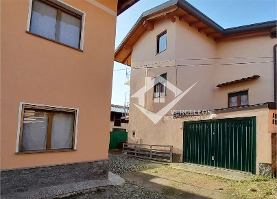 Foto Casa indipendente in Via  Tosalli  17/D, Fara Novarese di 138 m²