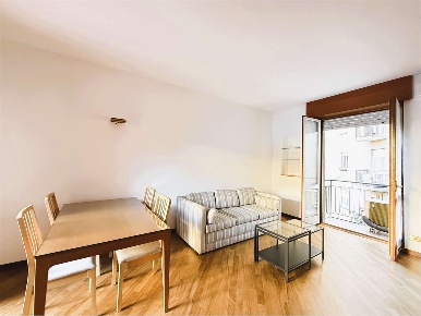 Foto Appartamento in via CENISIO 42, Milano Cenisio di 87 m² con 2 locali