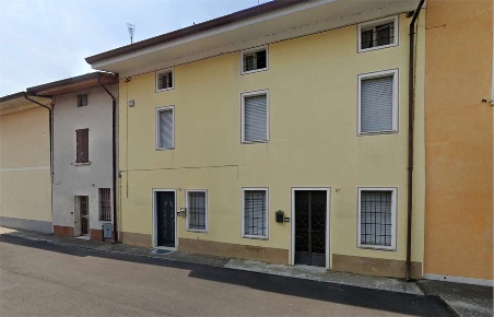 Foto Case indipendenti in Via Cavour  37, Isorella di 199 m² con 4 locali