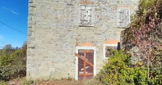 Foto Appartamento in Localita' Bucigna, Londa di 130 m² con 4 locali