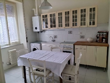 Foto Appartamento in via pesaro, Ancona Piano di 110 m² con 4 locali