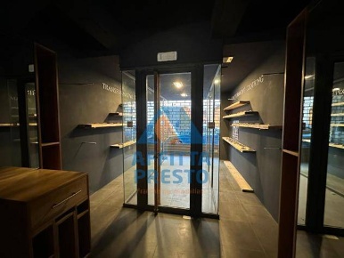 Foto Attività commerciale a Empoli di 120 m² con 2 locali in vendita