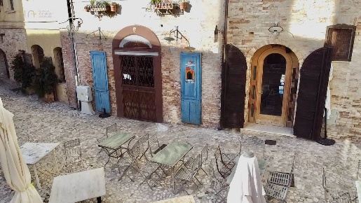 Foto Locale commerciale in Piazza Peretti, Grottammare Centro di 140 m²