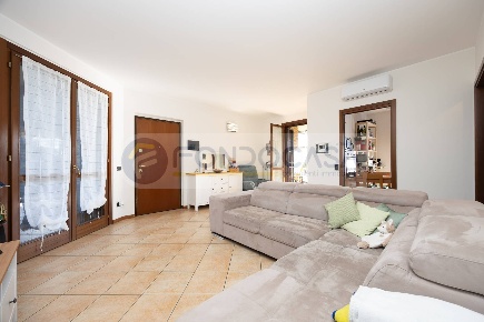 Foto Appartamento in Via Novella, Senago di 80 m² con 3 locali in vendita