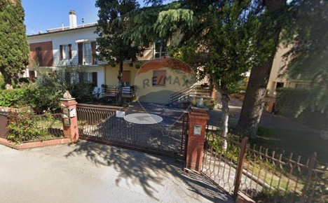 Foto Appartamento in Via Della Spiga, Perugia di 120 m² con 6 locali