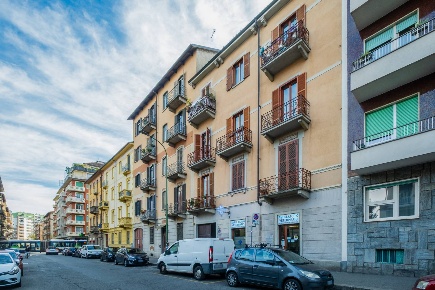 Foto Negozio in Via Moretta, Torino Cenisia di 80 m² con 3 locali