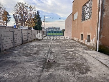 Foto Capannone industriale in Via Colombo, Mesero di 600 m² in vendita