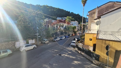 Foto Appartamento in Via Serrone, Centola Centro di 96 m² con 4 locali