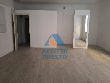 Foto Attività commerciale a Empoli di 100 m² con 1 locali in affitto