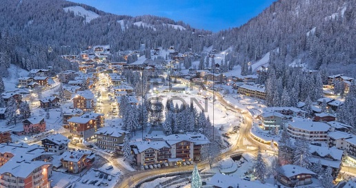 Foto Bar a Pinzolo Centro di 50 m² con 2 locali in vendita