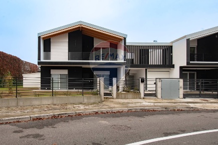 Foto Appartamento in Via Gianfranco Miglio, Verolanuova di 120 m²