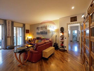 Foto Appartamento in Orfeo Mazzitelli, Bari Poggiofranco di 190 m²