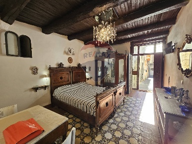 Foto Appartamento in Vicolo Barbuti, Salerno Centro Storico - Teatro Verdi