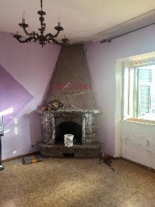 Foto Appartamento a Roccalbegna Vallerona di 92 m² con 3 locali in vendita