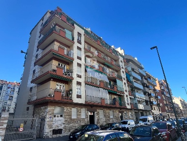 Foto Appartamento in Via Issiglio, Torino San Paolo di 89 m² con 3 locali