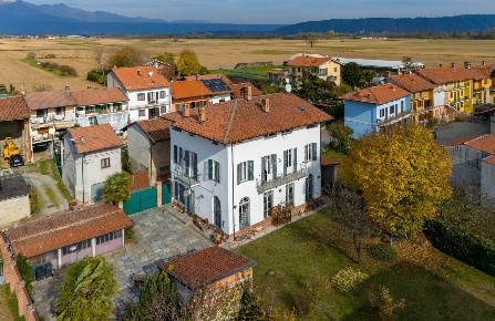 Foto Casa indipendente in Via XI Febbraio, Strambino Carrone di 295 m²