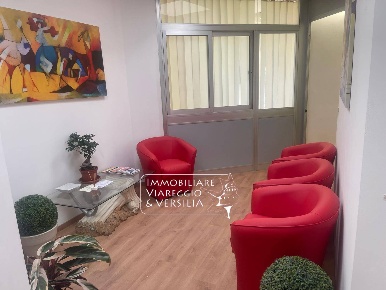 Foto Capannone industriale in via dei Lecci, Viareggio di 13 m² in affitto