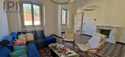 Foto Appartamento a Altare di 190 m² con 8 locali in vendita