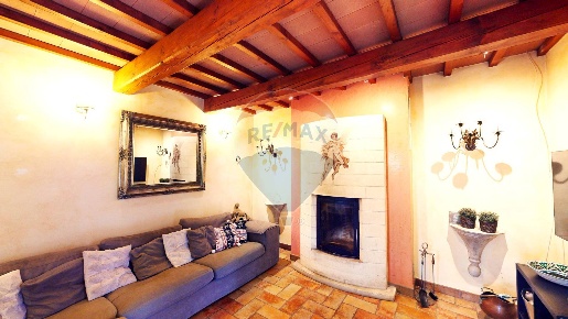 Foto Villa singola in via della ripa, Gubbio di 260 m² con 4 locali