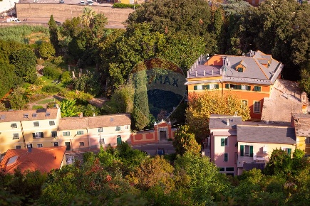 Foto Appartamento in via Viviani, Levanto Centro di 141 m² con 4 locali