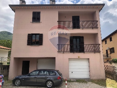 Foto Appartamento in Nino Bixio, Gualdo Tadino Centro di 130 m² in vendita