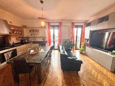 Foto Appartamento a Alessandria Piazza Garibaldi di 176 m² con 8 locali