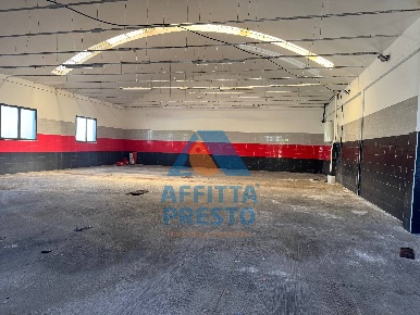 Foto Capannone industriale a Santa Croce sull'Arno di 320 m² in affitto
