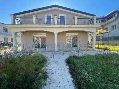 Foto Locale commerciale in sperone, Sperone di 211 m² in affitto