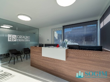 Foto Ufficio in via Piave, Mariano Comense Centro di 192 m² con 5 locali