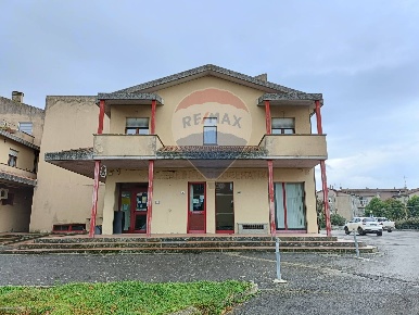 Foto Locale commerciale in Piazzale Carlo Levi, Fabro Fabro Scalo di 150 m²