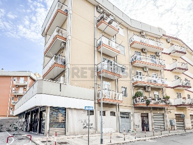 Foto Appartamento in Via Vives 3, Bisceglie di 90 m² con 3 locali