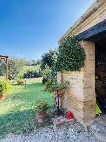 Foto Rustico in san savino, Montecosaro Civitanova Alta di 300 m²