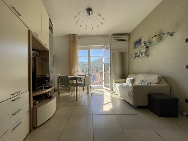 Foto Appartamento in Via Giacomo Leopardi 30, Sarzana Centro di 70 m²