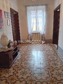 Foto Appartamento a Carrara Centro di 193 m² con 10 locali in vendita
