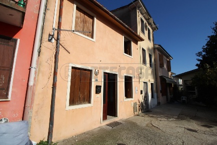 Foto Case semi ndipendenti in Via Calavena Alta 80, Arzignano Centro