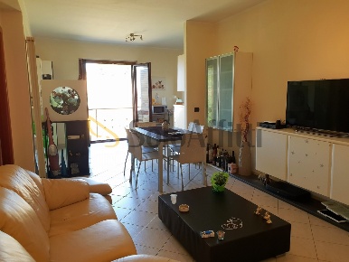 Foto Appartamento a Catanzaro Catanzaro Lido di 105 m² con 4 locali