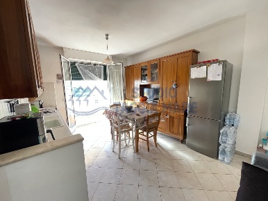 Foto Appartamento in Via Beglini 144, Taggia Centro di 70 m² con 3 locali