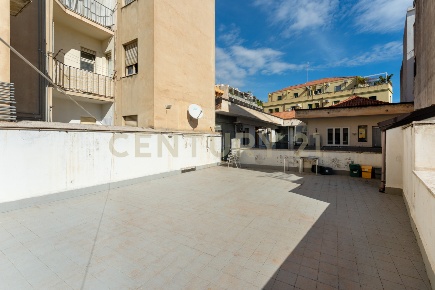 Foto Appartamento in Via Enna 15, Catania Province - Veneto di 200 m²