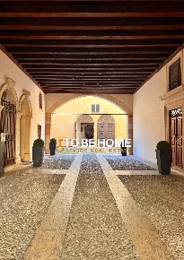 Foto Attico a Vicenza Centro Storico di 320 m² con 10 locali in vendita