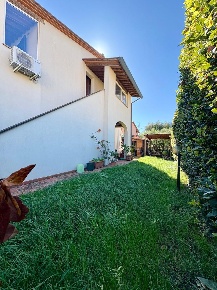 Foto Appartamento a Calcinaia Fornacette di 65 m² con 3 locali in affitto