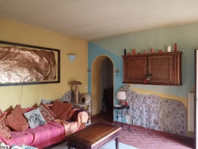 Foto Villa bifamiliare a Buti San Felice di 150 m² con 8 locali in vendita