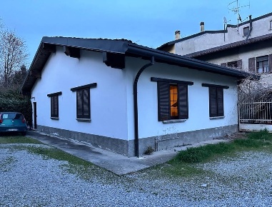 Foto Laboratorio a Verano Brianza di 151 m² con 2 locali in vendita