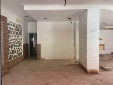 Foto Negozio a Pistoia Stadio di 180 m² con 4 locali in vendita