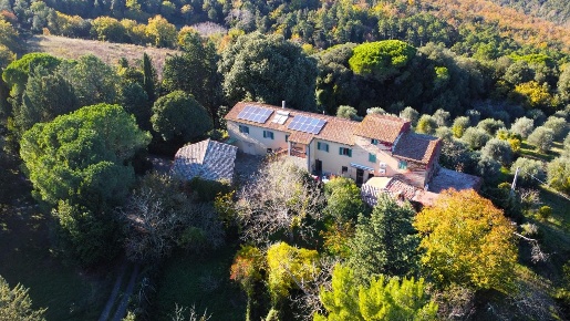Foto Casale a San Gimignano di 520 m² con 12 locali in vendita