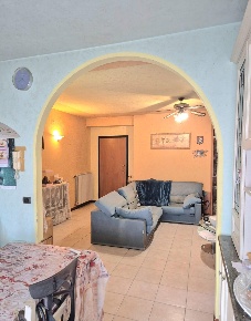 Foto Appartamento a Carrara Avenza di 75 m² con 4 locali in vendita