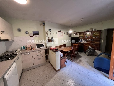 Foto Appartamento a Montepulciano Centro di 107 m² con 4 locali in vendita