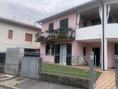 Foto Appartamento a Bedizzole Piazza di 75 m² con 2 locali in affitto